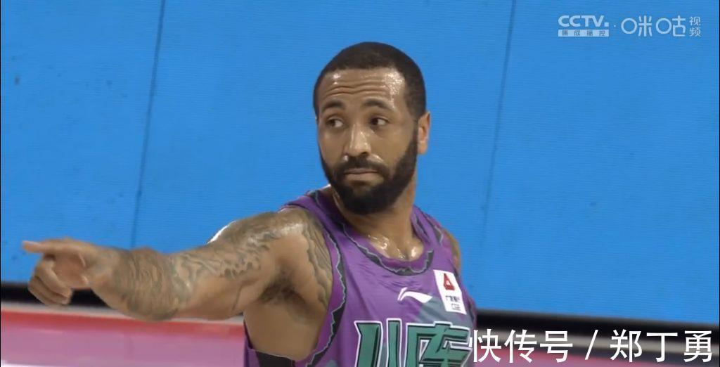 山东队|陈培东哈德森合砍54分,吉伦沃特拿到20分,山东男篮险胜江苏队