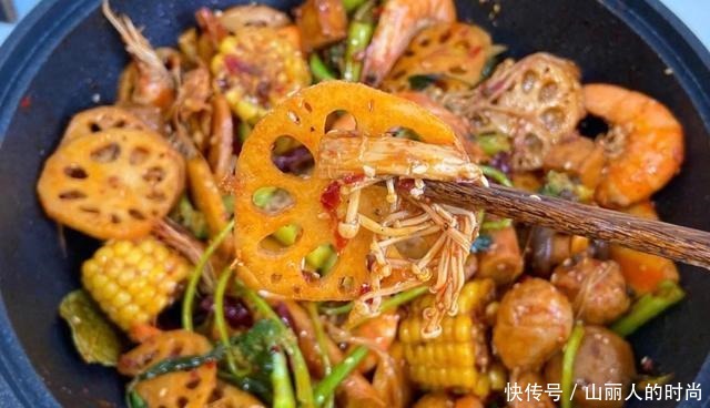 巨费|麻辣香锅这样做,闺蜜三人抱着锅都吃不够,巨费米饭