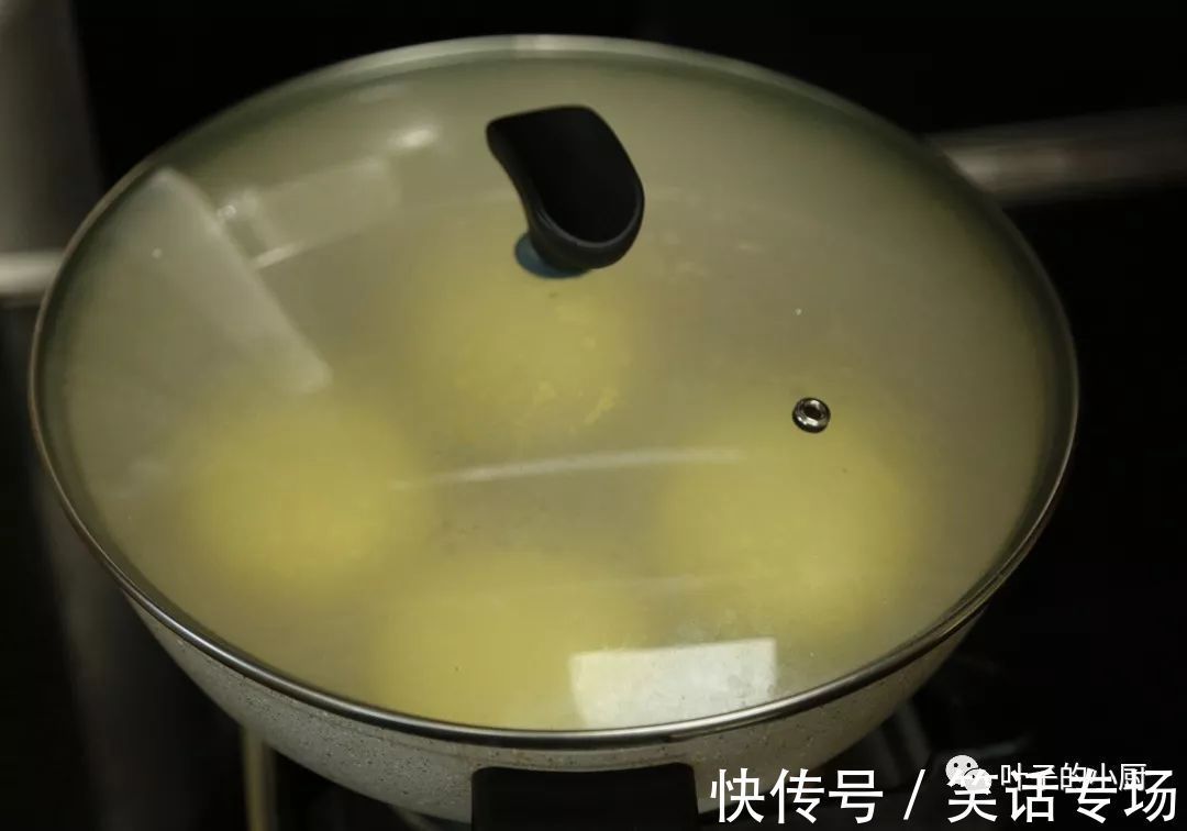 没有烤箱怎么做蛋糕4种方法电饭煲、微波炉、平底锅和蒸蛋糕