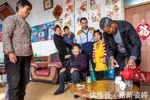 张大妈|有一种“假孝顺”正在蔓延,父母一般没察觉,还以为子女真的孝顺