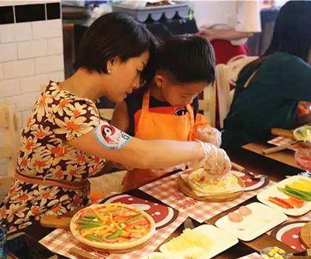 宝妈|11岁娃电梯间蹦跳,宝妈:“我儿子才多大!”遭05后少年反怼教育