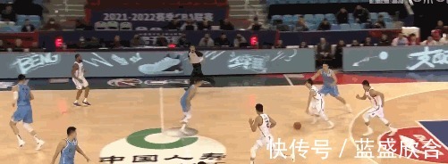方硕|CBA争议,北京王牌肩撞废人恶犯!裁判违体都不给,苏群高呼不解!
