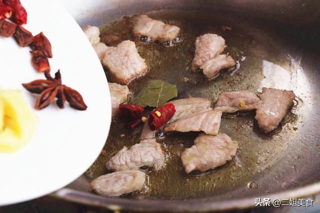 正确做法|白菜炖豆腐时，先炖白菜还是先炖豆腐？大厨教您正确做法，真好吃