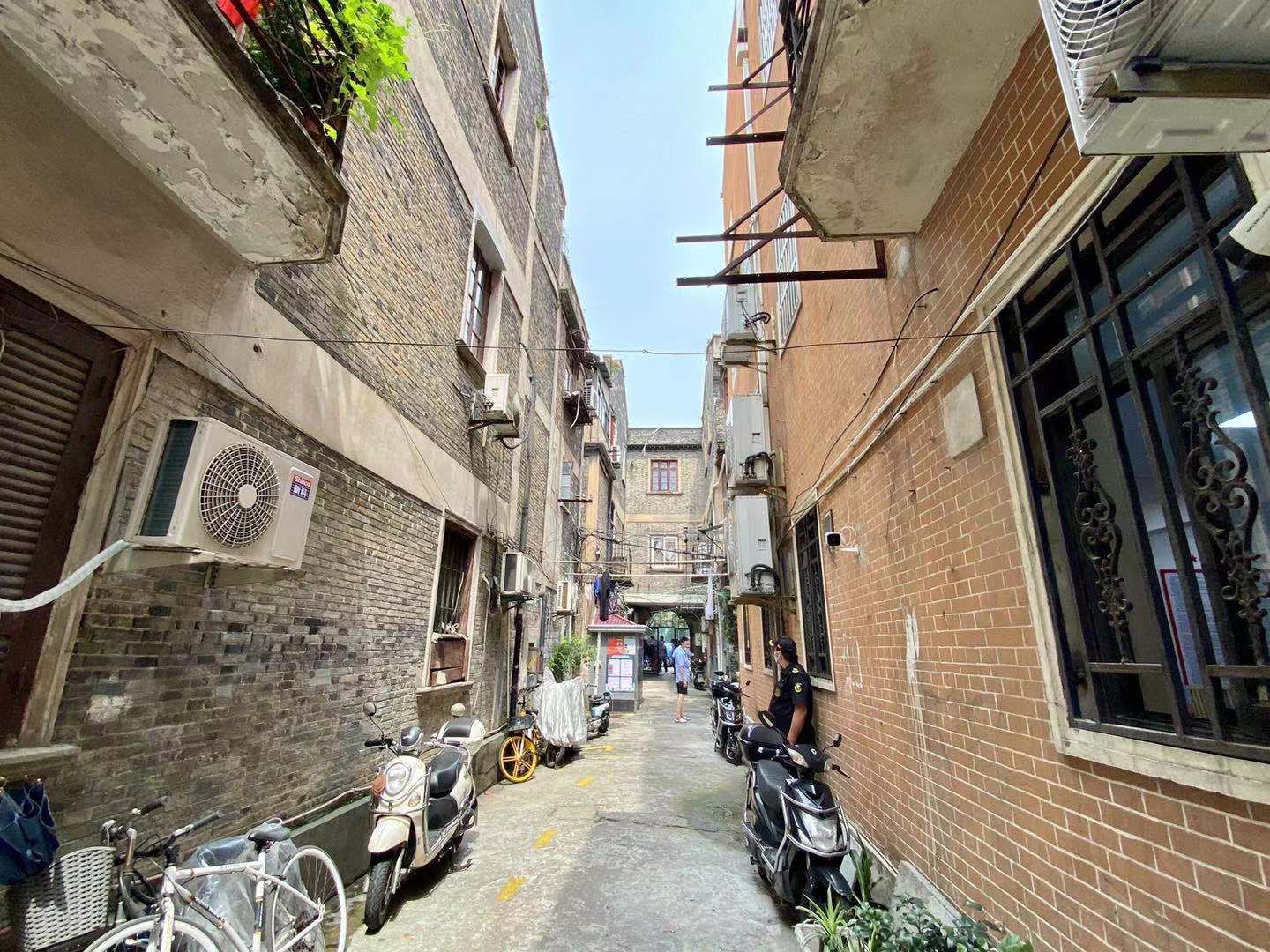 干部|聚焦高福里旧改征收③丨有的居民真动迁了又迟疑？一家门两代居委干部最懂经