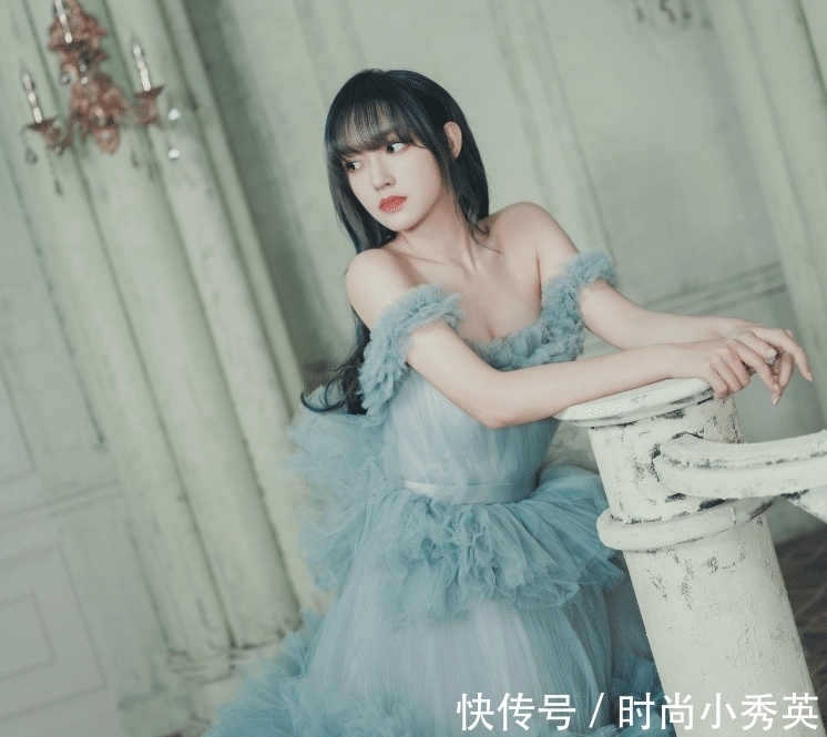 千金小姐|程潇一组婚纱照片曝光,蓝灰发色搭配蓝色婚纱,在逃公主本人吧