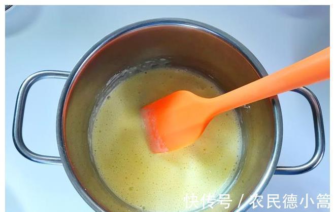 蛋黄|天冷了,这早餐成了孩子的最爱,一口一个营养好吃,平底锅就能做