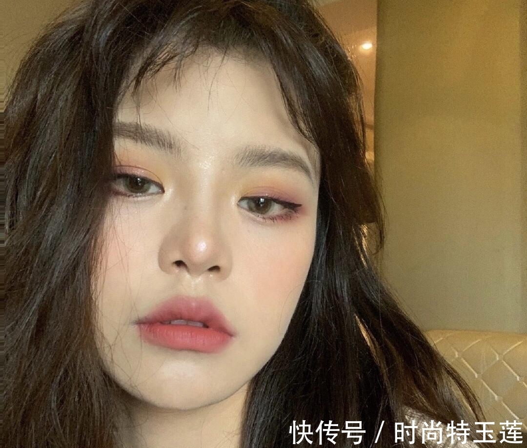 粉底液|你遗漏的这些化妆细节,决定了你的妆面是干净气质,还是又脏又老