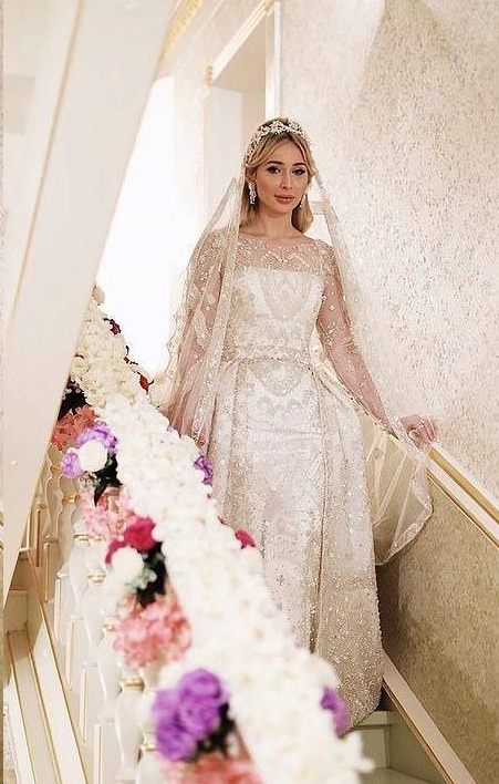 富豪|富豪新娘身着270万婚纱,宛若天仙,多少女孩的梦啊!