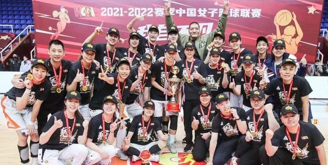 wcb正式官宣!中国篮坛名将退役告别赛场,两次拿到总冠军