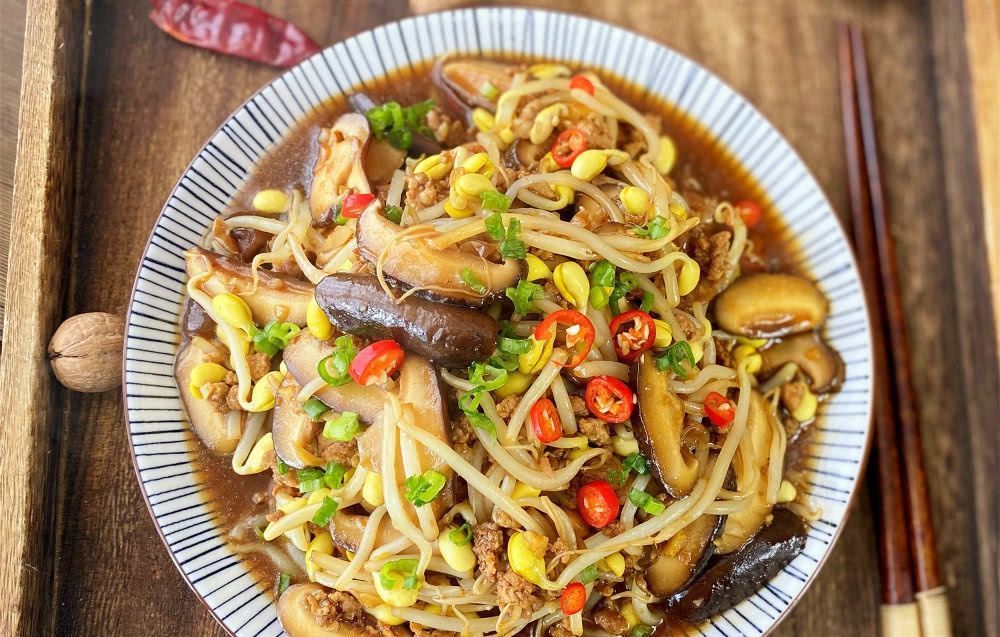 大鱼大肉|春天,香菇这样吃,大鱼大肉都得靠边站,春季吃过瘾的下饭好菜