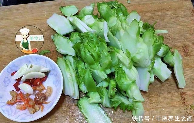 冬天,最该吃的不是萝卜白菜,而是它,不放肉炒也很香,次次光盘!