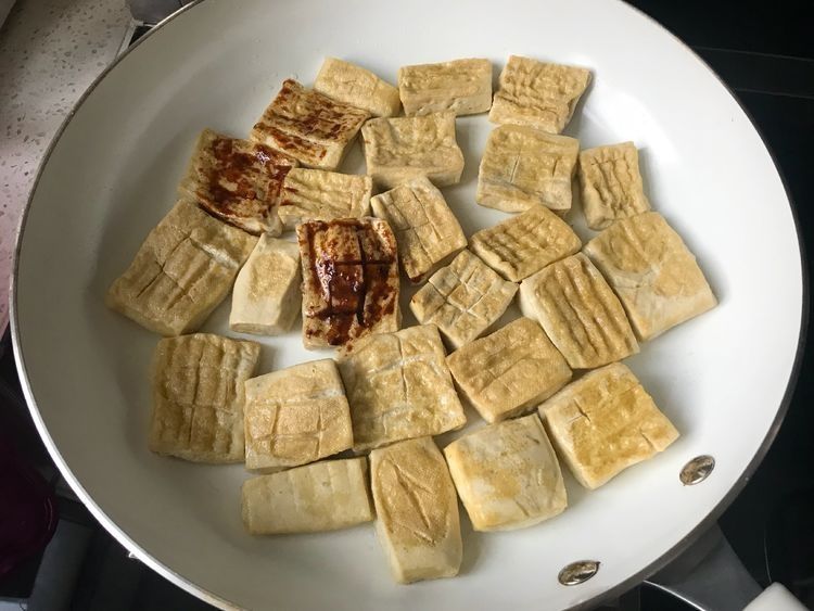 豆腐这样做家人都爱吃,鲜嫩可口,成本不到5块钱,经济又实惠