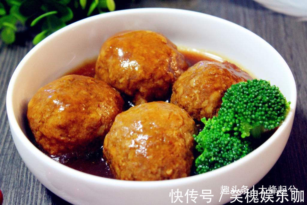 好吃|手把手教你做肉丸子,1斤肉2两粉,干净卫生无添加,比买的还好吃