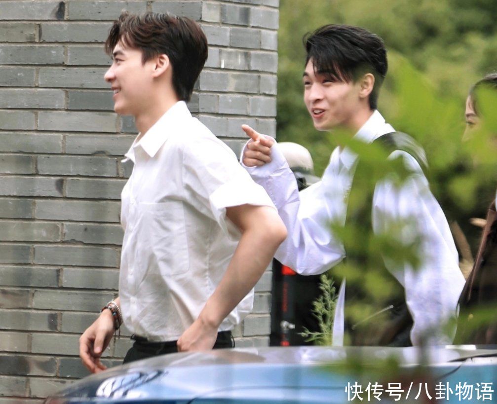 人品|《最后的赢家》路透，看到张哲瀚对老奶奶的态度，真是细节见人品