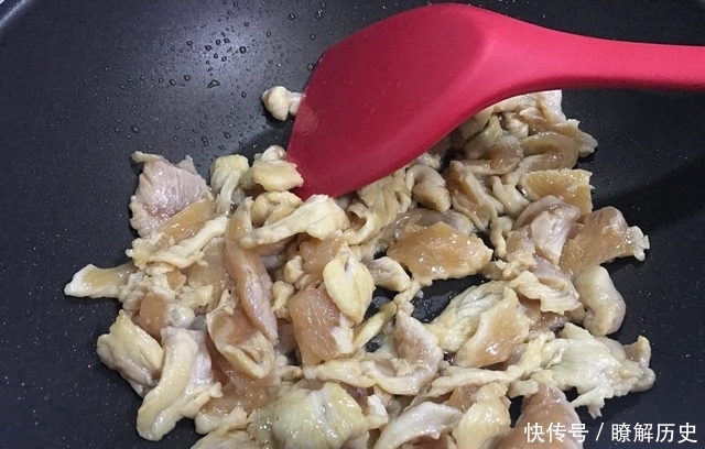 简单|教你一道一辈子都吃不腻的家常菜!有荤有素,简单又下饭