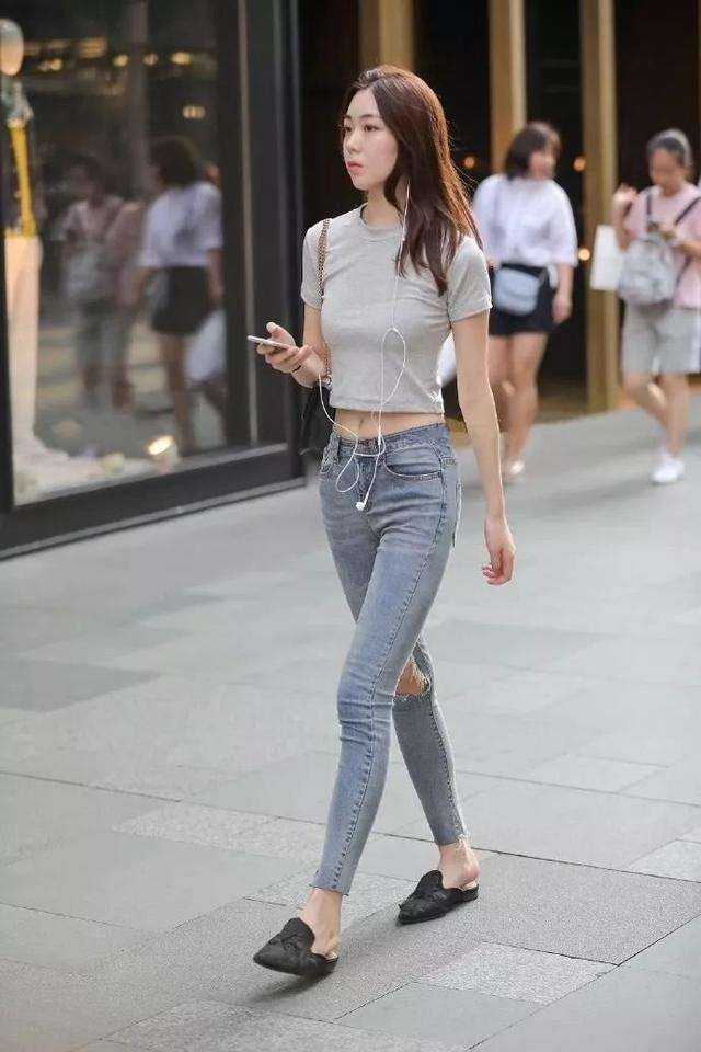 街拍:时尚街拍不至于牛仔裤,小姐姐各种秀