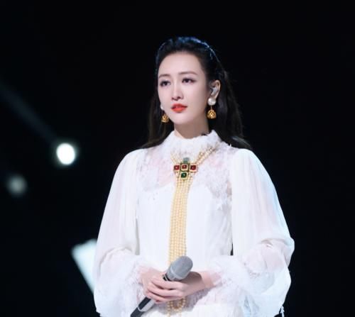 王鷗|浪姐2五公人氣榜,張柏芝遺憾跌出成團位,王鷗太爭氣了