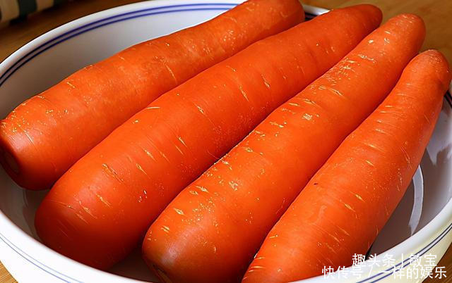 天冷别只知道吃肉，多吃它，润肠又护目，上锅一蒸，味道贼香了