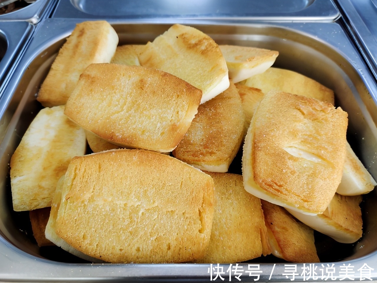 炸馒头片,除了鸡蛋外再加2种料,馒头片酥脆不油腻,久放不回软