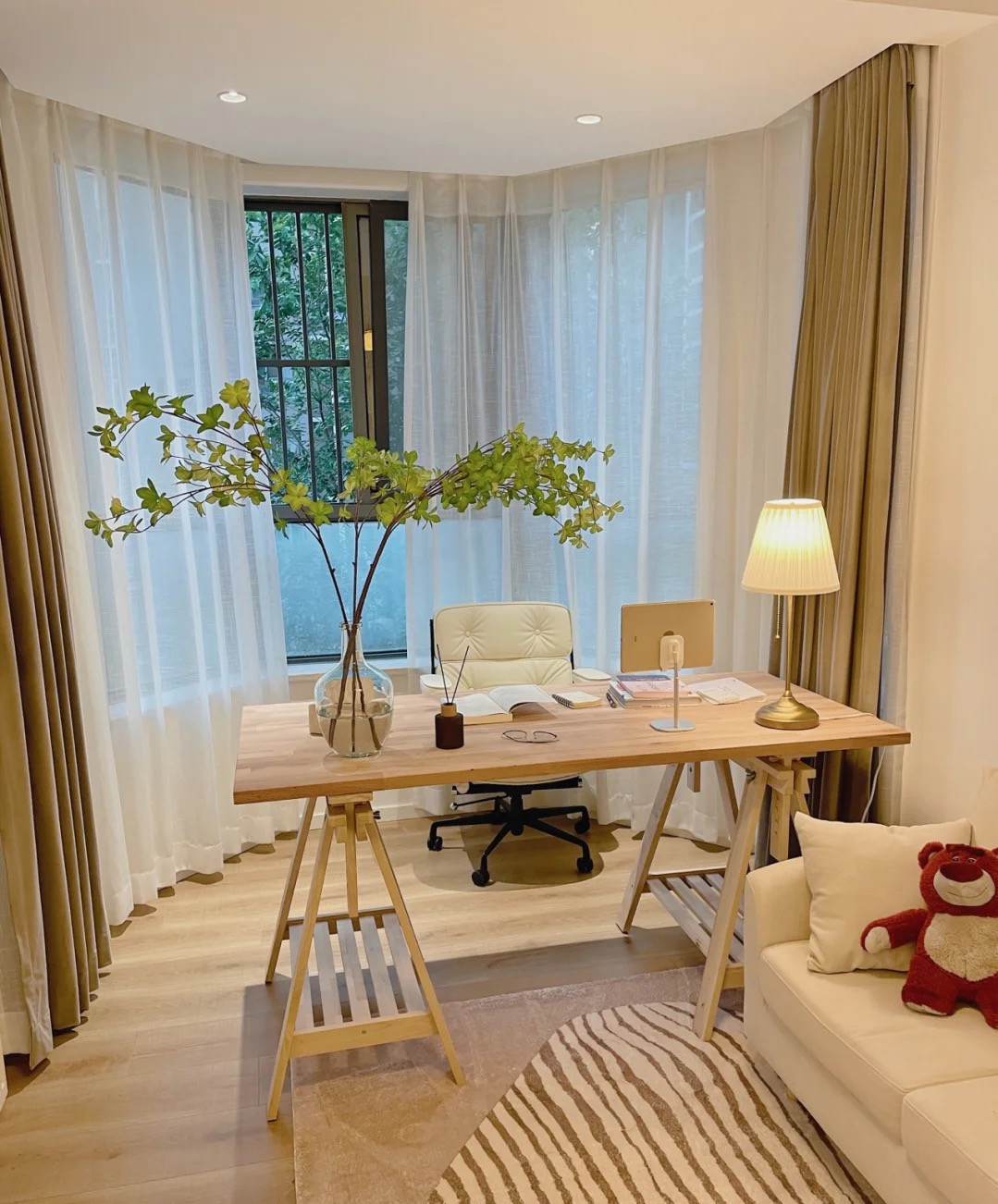 客厅|再买房,就照她家这样装,全屋大白墙、无主灯,干净利落,好舒服