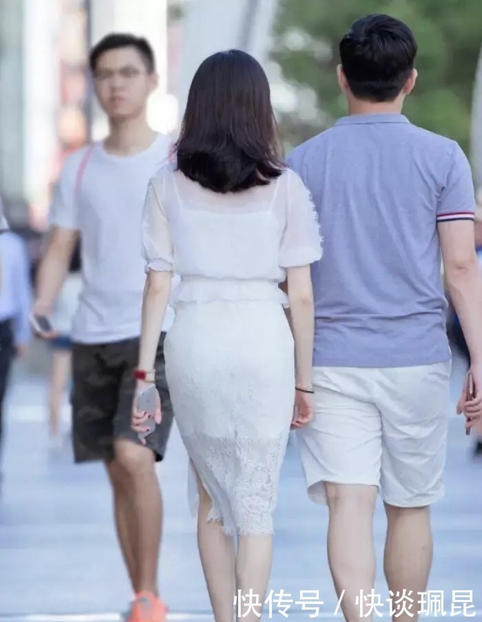 轻裙|绶带盘金缕，轻裙透碧罗，过膝蕾丝裙巧穿搭令你自信亦优雅