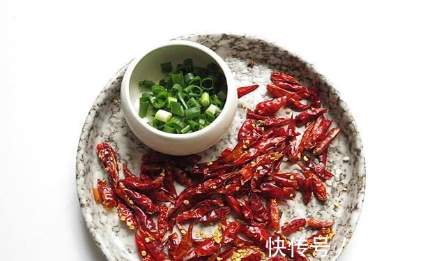 红辣椒|香辣过瘾的辣炒肥肠,越辣越想吃,开胃下酒又下饭,美味嘎嘎香!