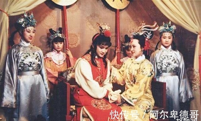 红楼梦#红楼梦:贾家的大靠山并非贾元春而是她,她死后贾家一蹶不振