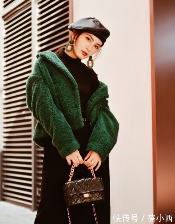 半身裙 冬季穿搭要有女人味,试试“毛茸茸的外套”,精致与温柔感都有了
