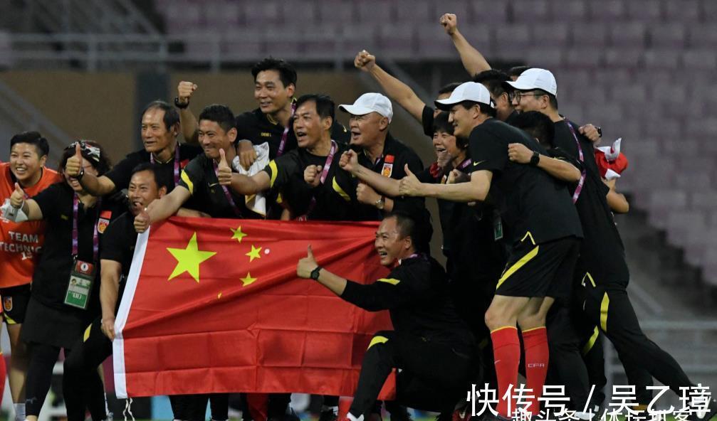 铿锵玫瑰|中国足协发贺电!男足多人祝贺女足奇迹夺冠,人民日报+央视盛赞
