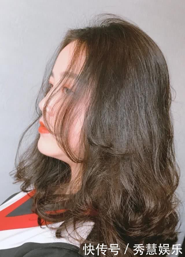 这些老气发型别再留了,明明三十多岁,看上去却跟五十岁大妈一样