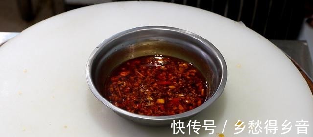 红干椒|冬天多吃芹菜身体好,分享5种芹菜做法,清爽解腻,孩子不挑食!