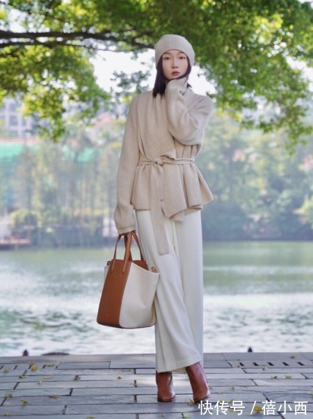 百搭 早春最chic的穿搭法!“毛衣+阔腿裤or西装”,简约百搭且不挑人