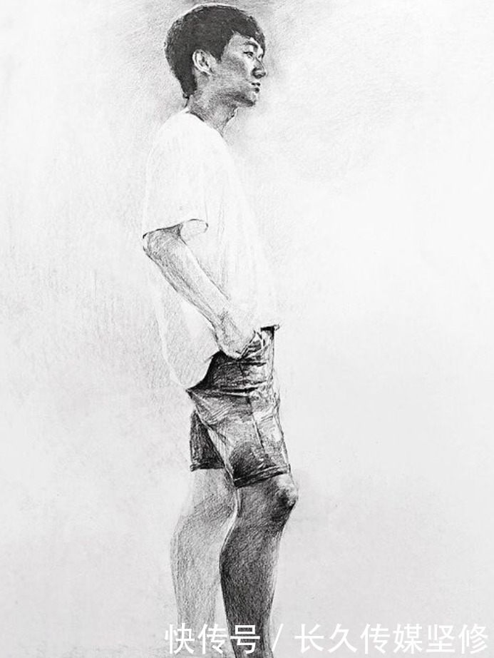 韩国全身像素描pk中国全身像素描,你怎么看?