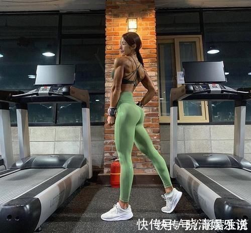 训练|把沙发靠垫变成瘦腿利器,4个动作暴汗燃脂瘦大腿内侧赘肉