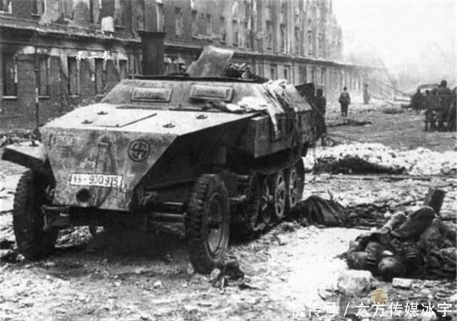 老照片|柏林战役老照片在苏军250万兵力的进攻下,恶魔迎来了消亡