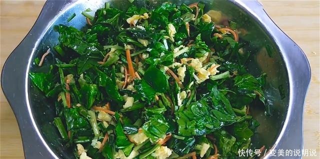 春卷的家常做法,吃起来也是外酥里嫩,简单容易操作,不用出去买