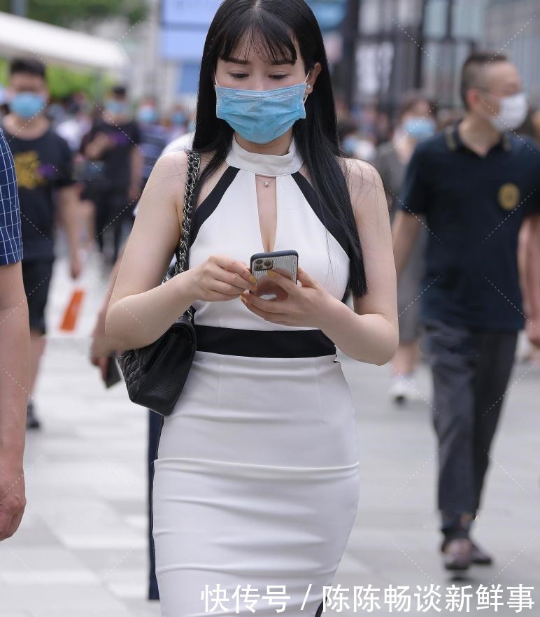 高雅|白色黑色连衣裙,高雅时尚,凸显线条