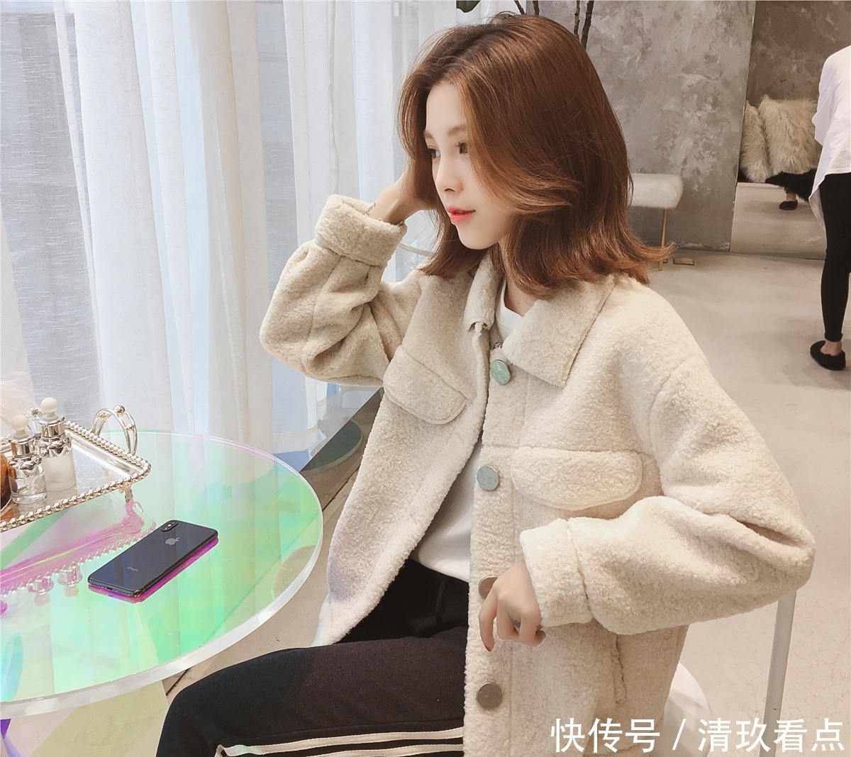 建议大家!穿羊羔毛不要配阔腿裤,土!今冬流行这么穿,超减龄