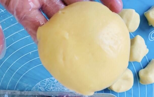 萌萌哒的菠萝包