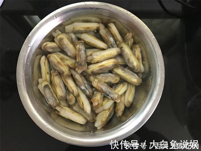百吃不厌的蛏子做法，每次都吃光光，营养又解馋