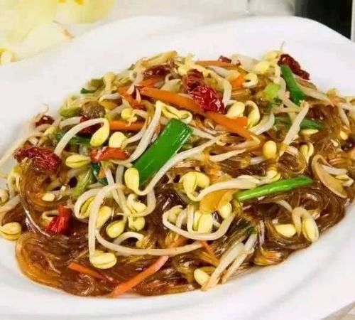  美食精选：豆芽炒粉丝，剁椒蒸鲤鱼，鱼香茄子煲，木耳炒黄花菜的做法