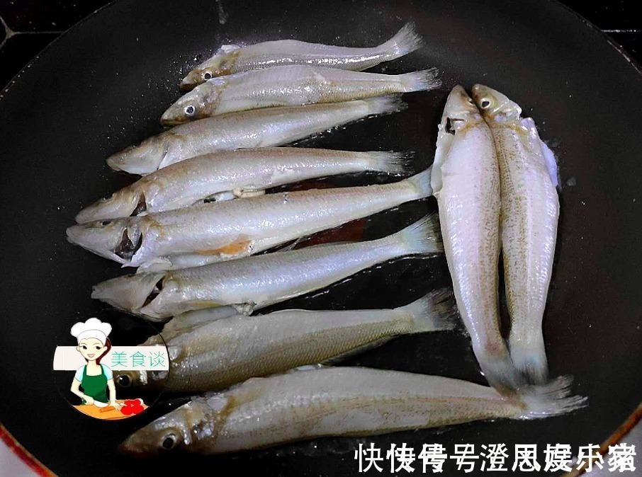 步骤|煎鱼时,下锅前多做这两个步骤,鱼肉不散、不破皮,比刷姜片管用