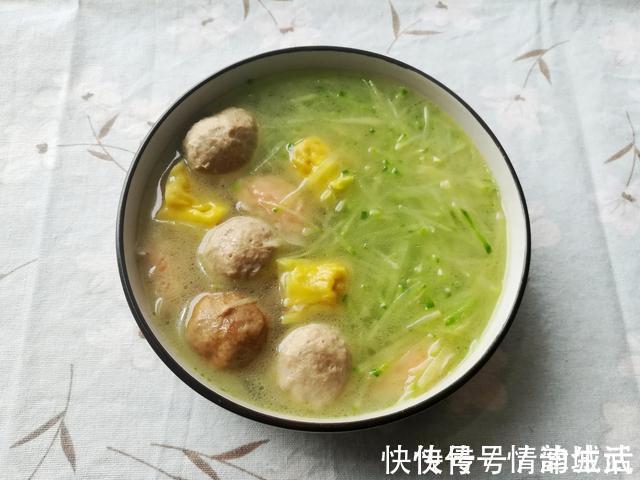 80后爸爸做晚餐,在朋友圈火了,网友:没有对比就没有伤害