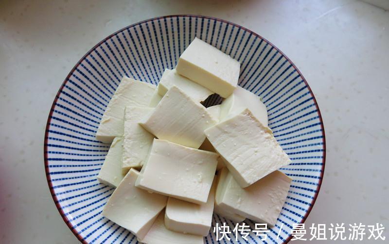 爱吃豆腐的快收藏,这种家常做法又简单又好吃,吃一盘不长肉舒服