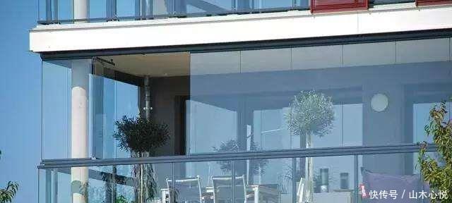 铝合金|封阳台不要用铝合金窗了,有钱人都兴装这种替代,真的太聪明了