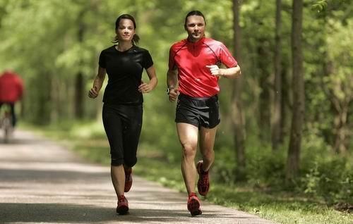 胆固醇|早上起床喝一杯温水,能降血脂吗?文章中或告诉你答案