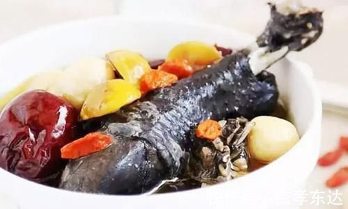 月经|月经量少“最怕”的几种食物，女人经常吃一些，月经慢慢变正常