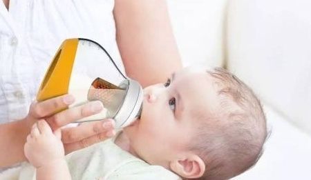 夜奶|宝宝过了“这个月”,尽量戒夜奶了,有利于促进大脑和身高发育