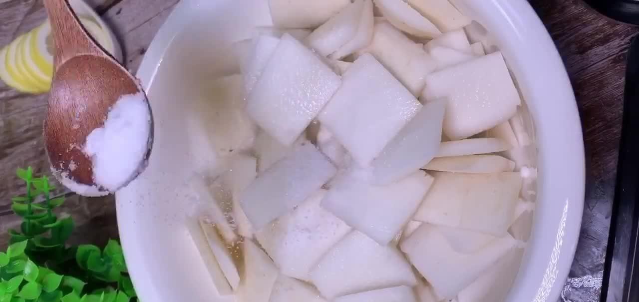 妈妈做的酸辣萝卜，酸辣酸脆清热解毒，亲戚都抢着要！