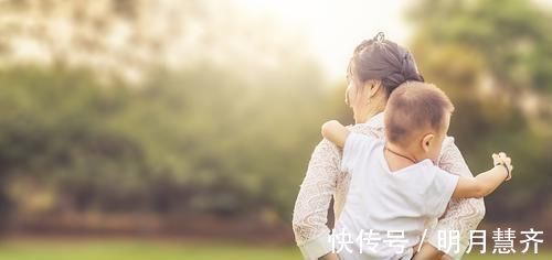 整句话|宝宝说话晚，可能养育方式出了错！这4种养育方式千万不可取